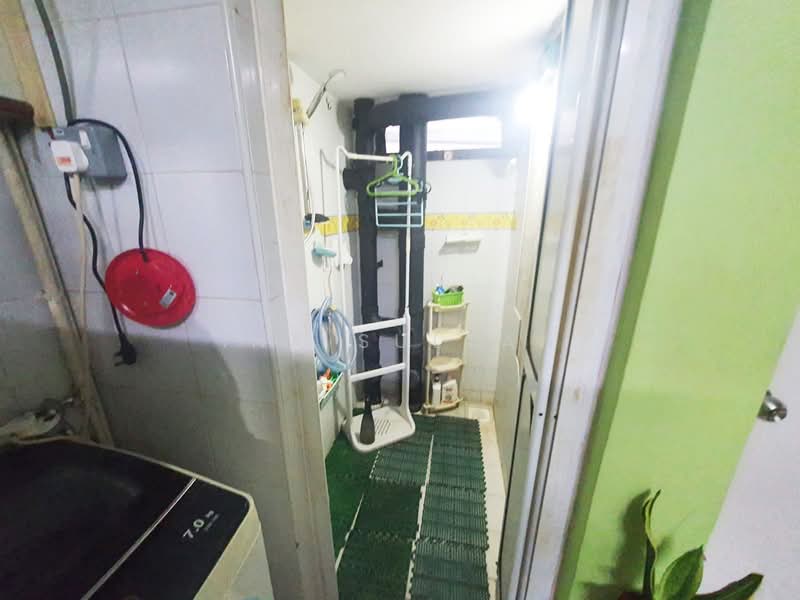 35 Jalan Bahagia, 35 Jalan Bahagia, Room Rental, 100 sqft, HDB Flat For Rent, by Ina Sultan, 500158018 - Bathroom - PropertyGuru.com.sg
