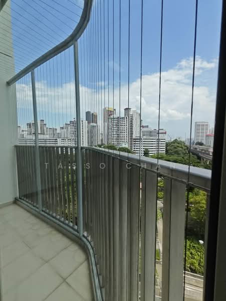 296A Bukit Batok Street 22, 296A Bukit Batok Street 22, 3 Bedrooms, 1,216 sqft, HDB Flat For Rent, by Tasso Chan, 500158027 - Balcony - PropertyGuru.com.sg