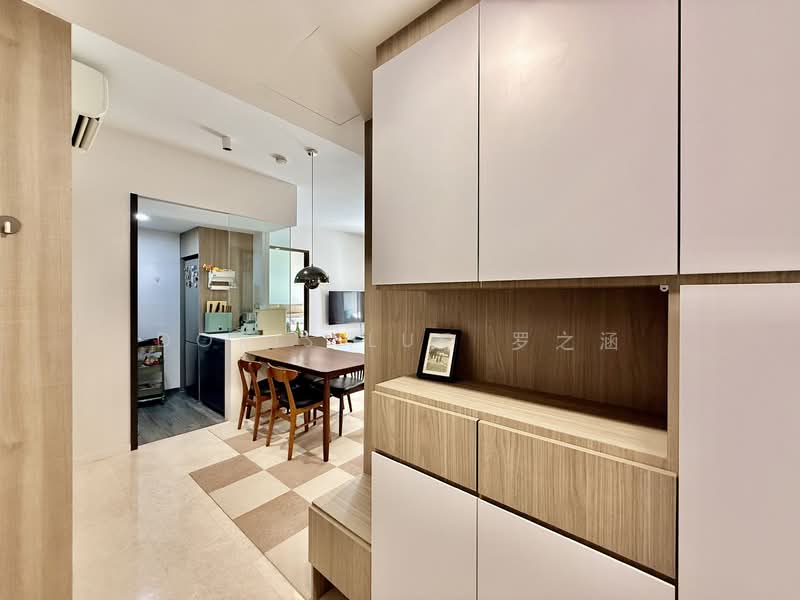 Botanique at Bartley, 223 Upper Paya Lebar Road, 2 Bedrooms, 732 sqft, Condominium For Sale, by Doris Luo 罗之涵, 500158029 - Foyer  - PropertyGuru.com.sg