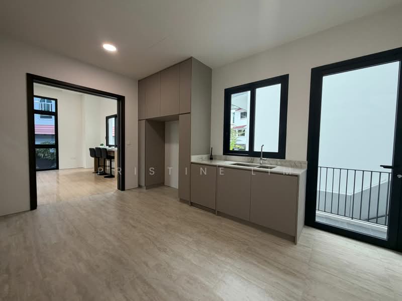 GROVE DRIVE, Grove Drive, 5 Bedrooms, 12,110 sqft, Detached House For Sale, by Pristine Lim, 500158030 - Kitchen - PropertyGuru.com.sg