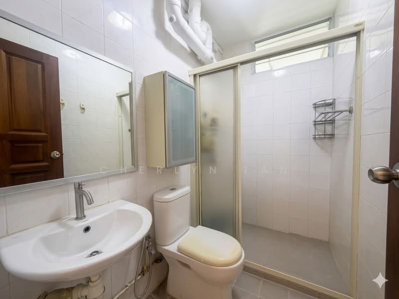 154 Gangsa Road, 154 Gangsa Road, 4 Bedrooms, 1,302 sqft, HDB Flat For Sale, by Cherlyn Tan, 500158035 - Bathroom - PropertyGuru.com.sg