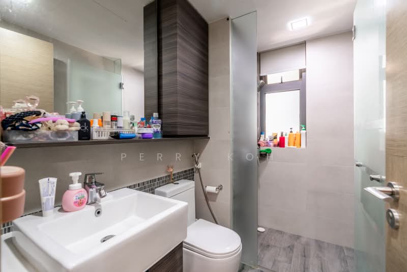 The Terrace, 88 Edgedale Plains, 3 Bedrooms, 1,076 sqft, Executive Condominium For Sale, by Perry Koh, 500158038 - Bathroom - PropertyGuru.com.sg