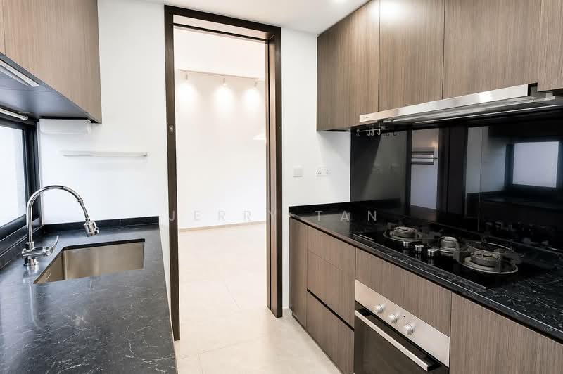 Park Colonial, 4 Woodleigh Lane, 3 Bedrooms, 979 sqft, Condominium For Rent, by Jerry Tan, 500158048 - Kitchen - PropertyGuru.com.sg