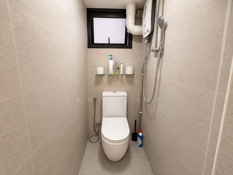 129 Kim Tian Road, 129 Kim Tian Road, 3 Bedrooms, 947 sqft, HDB Flat For Rent, by Janice Lee, 500158052 - Bathroom - PropertyGuru.com.sg