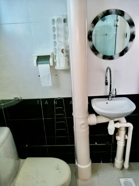 1 Teck Whye Avenue, 1 Teck Whye Avenue, Room Rental, 160 sqft, HDB Flat For Rent, by Tan Alan, 500158054 - Bathroom - PropertyGuru.com.sg