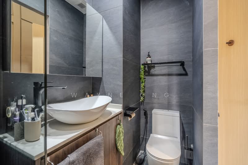 Boathouse Residences, 33 Upper Serangoon View, 1 Bedroom, 710 sqft, Condominium For Sale, by Wayne Ong, 500158060 - Bathroom - PropertyGuru.com.sg