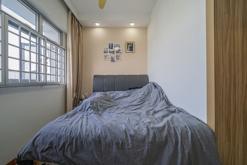 878A Tampines Avenue 8, 878A Tampines Avenue 8, 2 Bedrooms, 732 sqft, HDB Flat For Sale, by Kenny Sim, 500158071 - Bedroom - PropertyGuru.com.sg