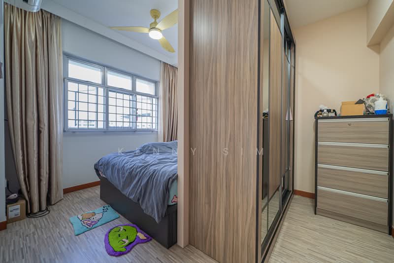 878A Tampines Avenue 8, 878A Tampines Avenue 8, 2 Bedrooms, 732 sqft, HDB Flat For Sale, by Kenny Sim, 500158071 - Bedroom - PropertyGuru.com.sg