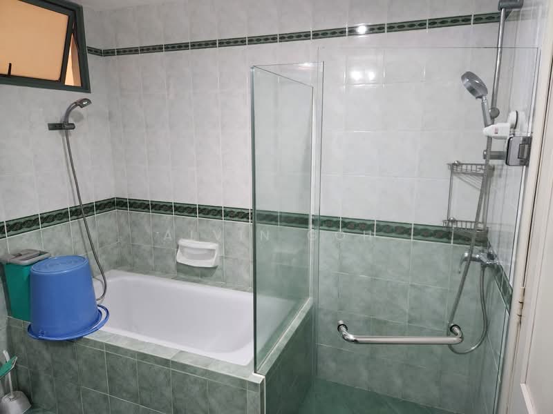 Yew Mei Green, 50 Choa Chu Kang North 6, Room Rental, 150 sqft, Condominium For Rent, by Alvin Goh, 500158088 - Bathroom - PropertyGuru.com.sg