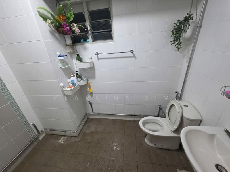 126A Kim Tian Road, 126A Kim Tian Road, Room Rental, 130 sqft, HDB Flat For Rent, by Pearlina Sim, 500158095 - Bathroom - PropertyGuru.com.sg