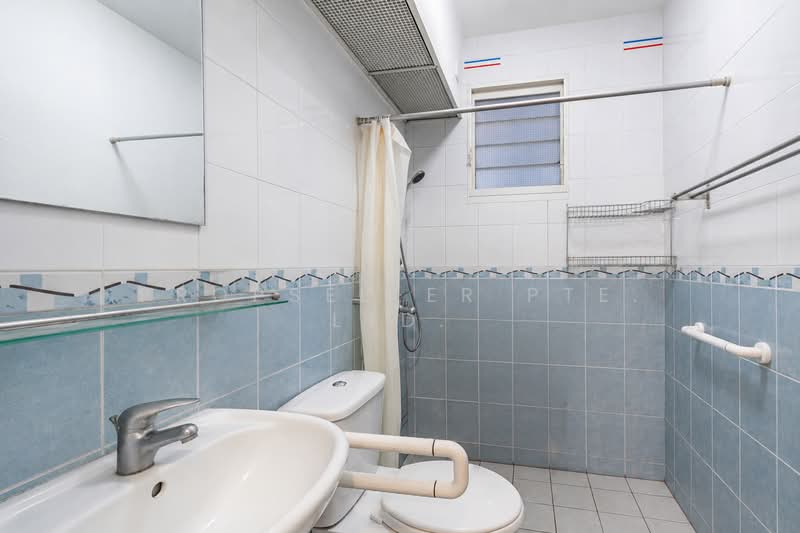 2A Upper Boon Keng Road, 2A Upper Boon Keng Road, 3 Bedrooms, 915 sqft, HDB Flat For Sale, by Kit Toh, 500158096 - Bathroom - PropertyGuru.com.sg