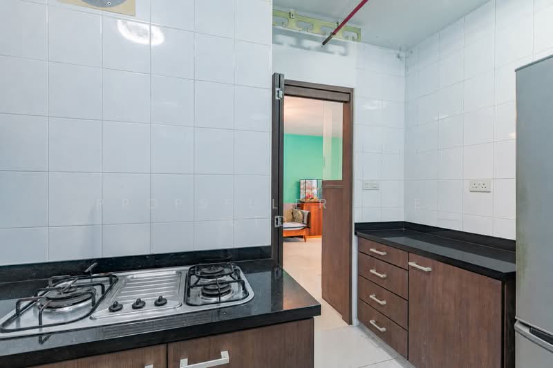2A Upper Boon Keng Road, 2A Upper Boon Keng Road, 3 Bedrooms, 915 sqft, HDB Flat For Sale, by Kit Toh, 500158096 - Kitchen - PropertyGuru.com.sg