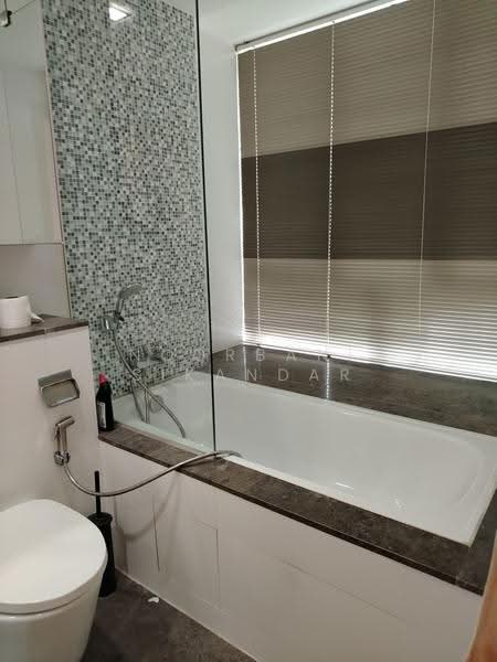 Livia, 71 Pasir Ris Grove, Pasir Ris / Tampines, 4 Bedrooms, 1,539 sqft, Condominium For Rent, by Noorbani Sikandar, 500158097 - Madter bedroom toilet - PropertyGuru.com.sg