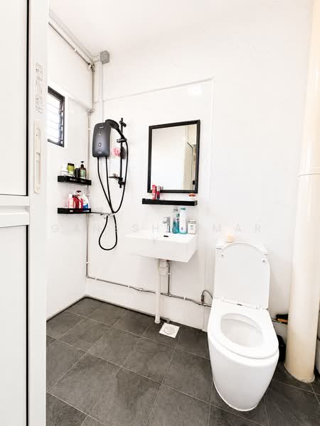 514 Serangoon North Avenue 4, 514 Serangoon North Avenue 4, 3 Bedrooms, 1,109 sqft, HDB Flat For Sale, by GANESHKUMAR K, 500158100 - Bathroom - PropertyGuru.com.sg