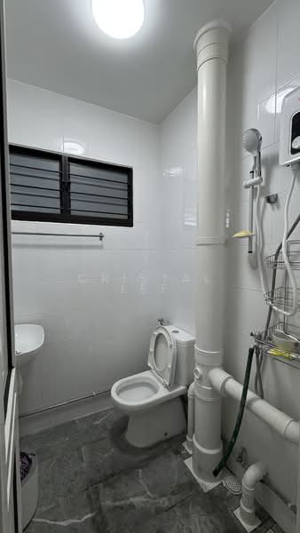 141 Jalan Bukit Merah, 141 Jalan Bukit Merah, Room Rental, 110 sqft, HDB Flat For Rent, by Cristal Lee, 500158106 - Bathroom - PropertyGuru.com.sg