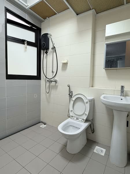 808D Choa Chu Kang Avenue 1, 808D Choa Chu Kang Avenue 1, 3 Bedrooms, 990 sqft, HDB Flat For Rent, by Daryl Ng, 500158110 - Bathroom - PropertyGuru.com.sg