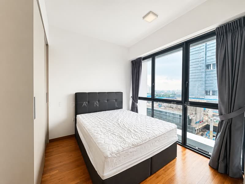 J Gateway, 2 Gateway Drive, 3 Bedrooms, 969 sqft, Condominium For Rent, by Regan Lim 林鉦桀, 500158116 - Bedroom - PropertyGuru.com.sg