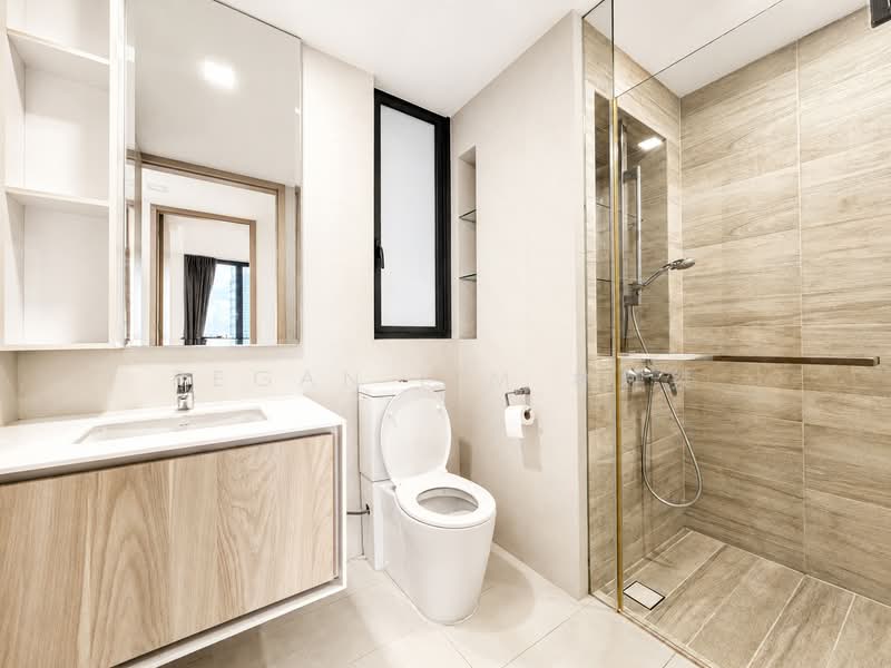 J Gateway, 2 Gateway Drive, 3 Bedrooms, 969 sqft, Condominium For Rent, by Regan Lim 林鉦桀, 500158116 - Bathroom - PropertyGuru.com.sg