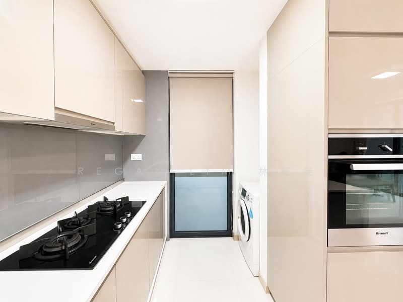 J Gateway, 2 Gateway Drive, 3 Bedrooms, 969 sqft, Condominium For Rent, by Regan Lim 林鉦桀, 500158116 - Kitchen - PropertyGuru.com.sg