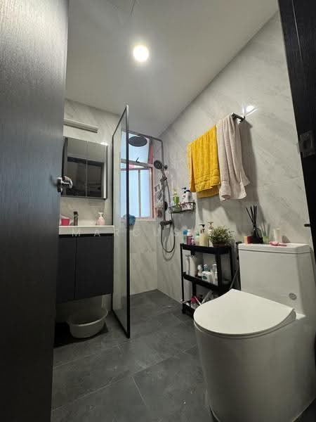 Casa Rosa, 37 Lorong Ong Lye, Hougang / Punggol / Sengkang, Room Rental, 100 sqft, Condominium For Rent, by Marcus Ng, 500158120 - Bathroom - PropertyGuru.com.sg