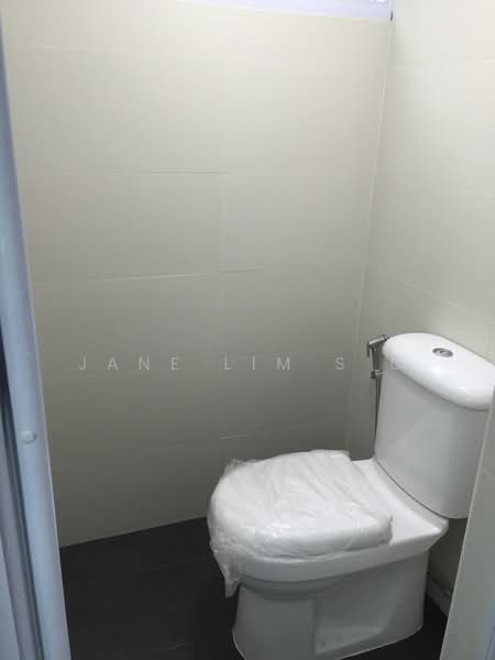 43 Holland Drive, 43 Holland Drive, 2 Bedrooms, 646 sqft, HDB Flat For Rent, by Jane Lim S C, 500158126 - Bathroom - PropertyGuru.com.sg