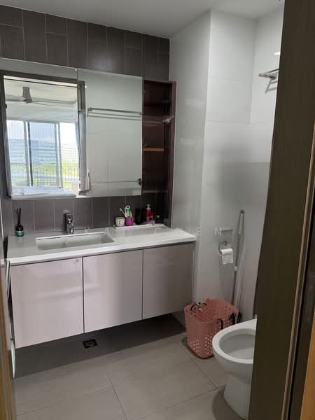 CityLife @ Tampines, 63 Tampines Central 7, 3 Bedrooms, 1,130 sqft, Executive Condominium For Sale, by Kai Chen, 500158130 - Bathroom - PropertyGuru.com.sg