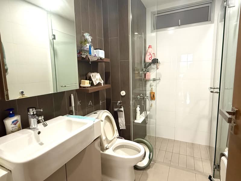 CityLife @ Tampines, 63 Tampines Central 7, 3 Bedrooms, 1,130 sqft, Executive Condominium For Sale, by Kai Chen, 500158130 - Bathroom - PropertyGuru.com.sg