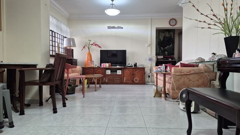 329 Sembawang Close, 329 Sembawang Close, 3 Bedrooms, 1,087 sqft, HDB Flat For Sale, by Evan Fong, 500158131 - Living Room - PropertyGuru.com.sg