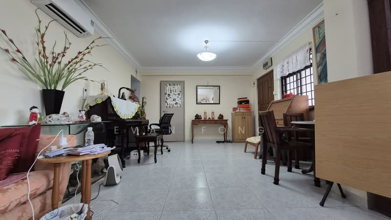 329 Sembawang Close, 329 Sembawang Close, 3 Bedrooms, 1,087 sqft, HDB Flat For Sale, by Evan Fong, 500158131 - Living Room - PropertyGuru.com.sg