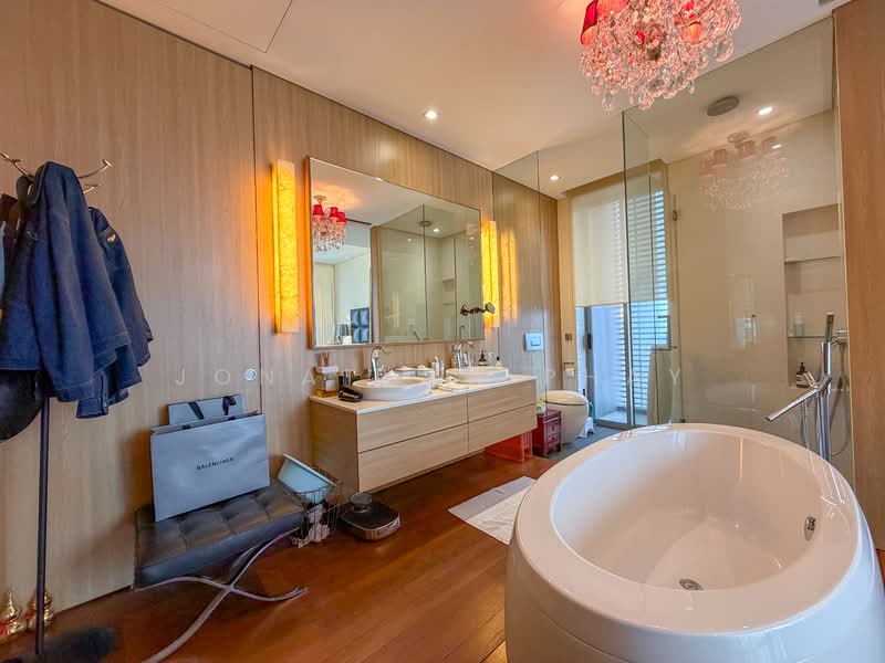 The Boulevard Residence, 6 Cuscaden Walk, 3 Bedrooms, 2,034 sqft, Condominium For Sale, by Jonathan Phay, 500158138 - Master En-Suite Bathroom - PropertyGuru.com.sg