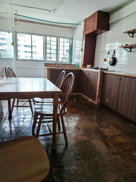 108 Bedok Reservoir Road, 108 Bedok Reservoir Road, 2 Bedrooms, 721 sqft, HDB Flat For Rent, by Johnnie Han, 500158144 - Kitchen - PropertyGuru.com.sg
