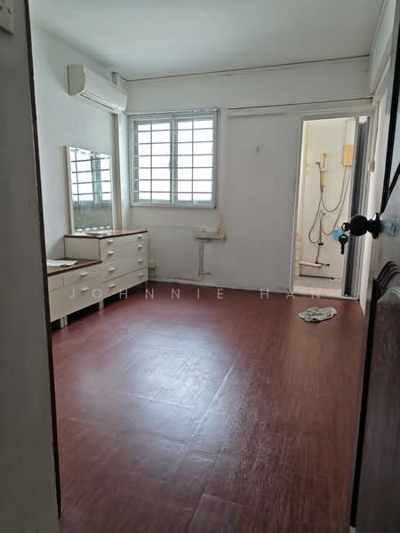 108 Bedok Reservoir Road, 108 Bedok Reservoir Road, 2 Bedrooms, 721 sqft, HDB Flat For Rent, by Johnnie Han, 500158144 - Bathroom - PropertyGuru.com.sg