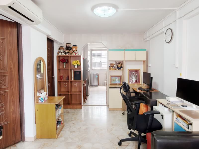 652 Hougang Avenue 8, 652 Hougang Avenue 8, 2 Bedrooms, 743 sqft, HDB Flat For Sale, by Michael Seah, 500158159 - Living Room - PropertyGuru.com.sg