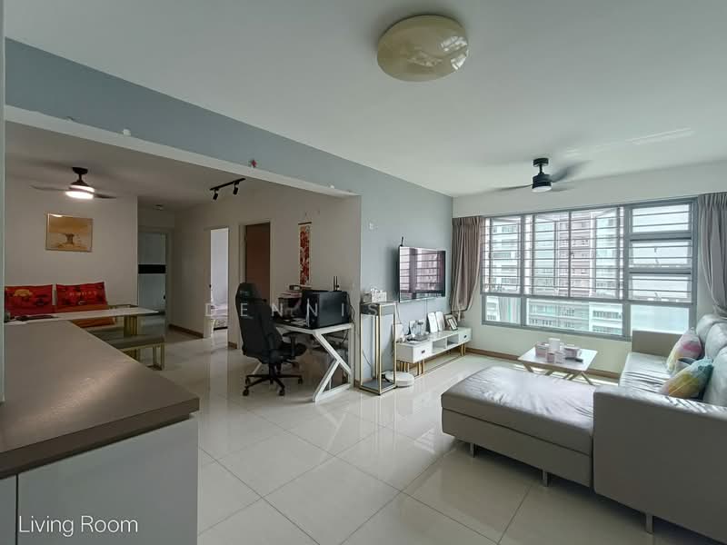 377B Hougang Street 32, 377B Hougang Street 32, 4 Bedrooms, 1,399 sqft, HDB Flat For Sale, by Dennis Lim, 500158161 - Living Room - PropertyGuru.com.sg