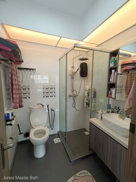 377B Hougang Street 32, 377B Hougang Street 32, 4 Bedrooms, 1,399 sqft, HDB Flat For Sale, by Dennis Lim, 500158161 - Bathroom - PropertyGuru.com.sg