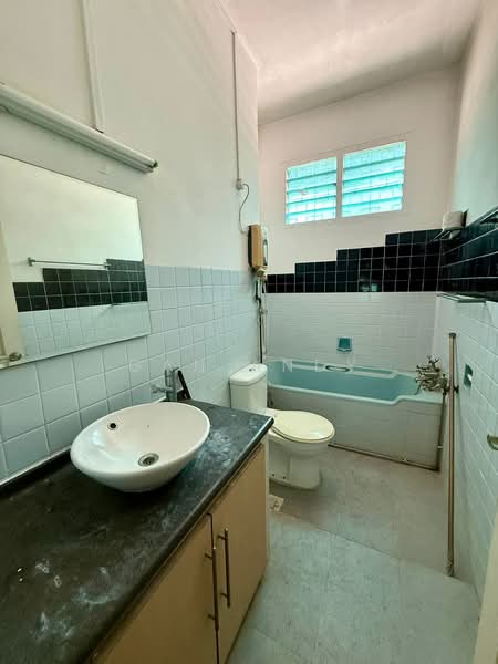 1 Gilstead Road, , 5 Bedrooms, 5,000 sqft, Detached House For Rent, by Gan Andy, 500158162 - Bathroom - PropertyGuru.com.sg