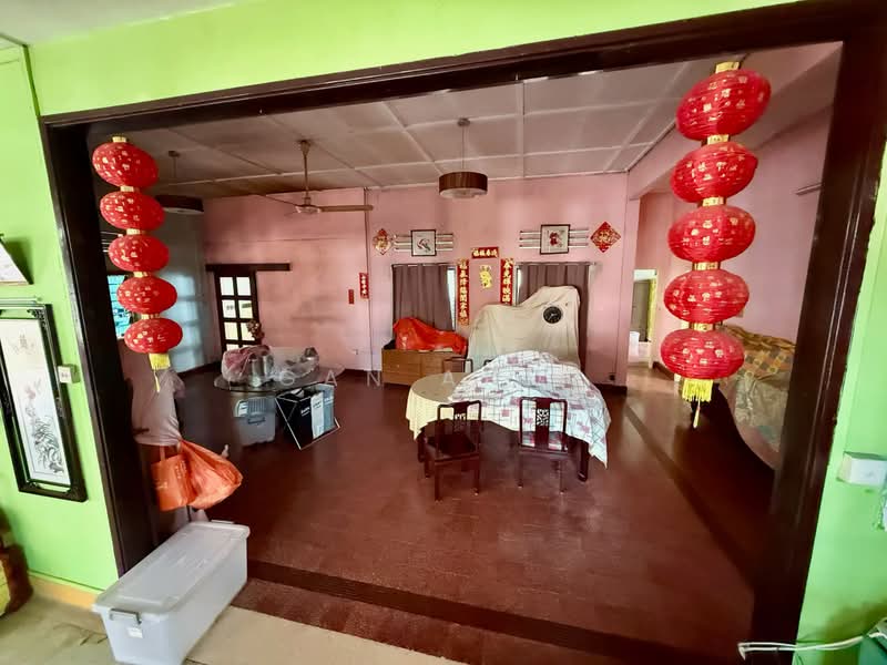 1 Gilstead Road, , 5 Bedrooms, 5,000 sqft, Detached House For Rent, by Gan Andy, 500158162 - Living Room - PropertyGuru.com.sg