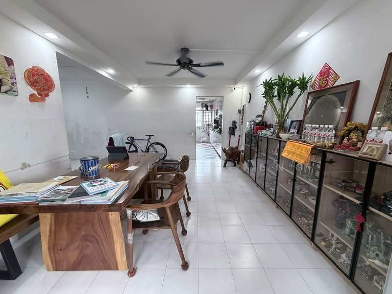 923 Jurong West Street 92, 923 Jurong West Street 92, 4 Bedrooms, 1,313 sqft, HDB Flat For Sale, by Apple Lin Feng, 500158170 - Dining Room - PropertyGuru.com.sg
