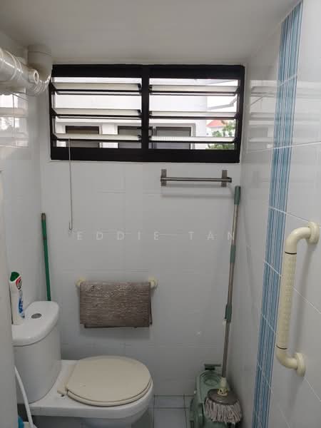 309 Hougang Avenue 5, 309 Hougang Avenue 5, Room Rental, 100 sqft, HDB Flat For Rent, by Eddie Tan, 500158173 - Bathroom - PropertyGuru.com.sg