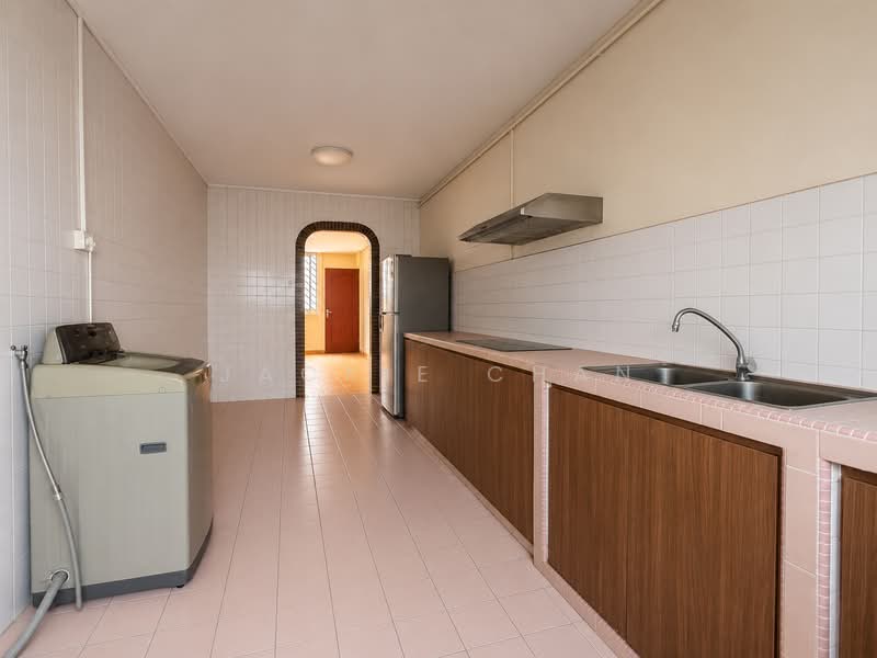 325 Serangoon Avenue 3, 325 Serangoon Avenue 3, 3 Bedrooms, 1,119 sqft, HDB Flat For Sale, by Jackie Chan, 500158177 - Kitchen - PropertyGuru.com.sg