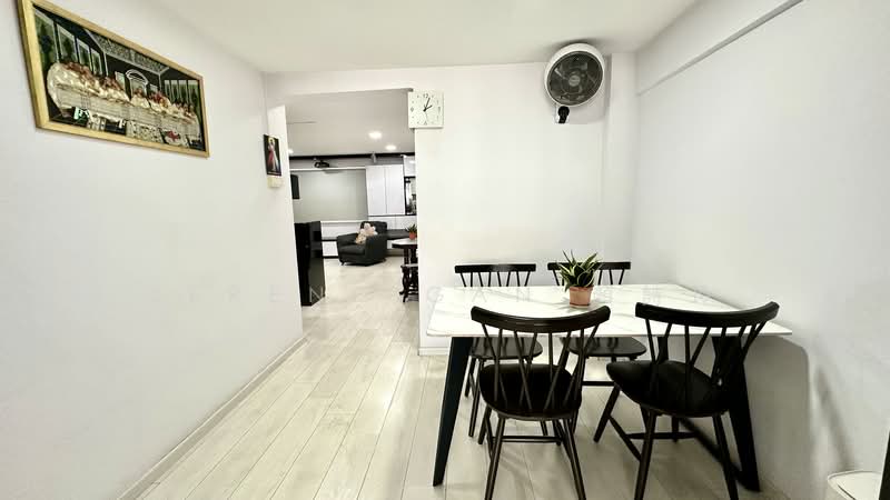 131 Bedok North Avenue 3, 131 Bedok North Avenue 3, 3 Bedrooms, 990 sqft, HDB Flat For Sale, by Serene Gan 顏詩玲, 500158178 - Dining Room - PropertyGuru.com.sg