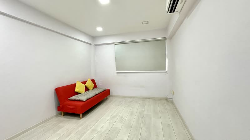 131 Bedok North Avenue 3, 131 Bedok North Avenue 3, 3 Bedrooms, 990 sqft, HDB Flat For Sale, by Serene Gan 顏詩玲, 500158178 - Common bedroom  - PropertyGuru.com.sg