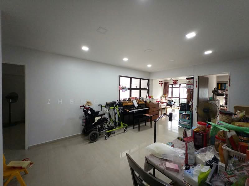 653A Jurong West Street 61, 653A Jurong West Street 61, Room Rental, 120 sqft, HDB Flat For Rent, by Zheng Ronghua 郑荣华, 500158180 - Living Room - PropertyGuru.com.sg