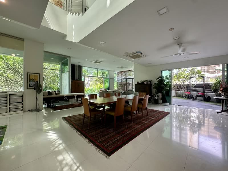 Wareham road, , 8 Bedrooms, 8,000 sqft, Detached House For Sale, by Stella Tan, 500158181 - Living Room - PropertyGuru.com.sg