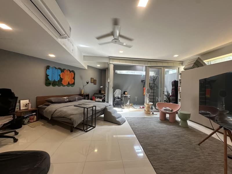 Wareham road, , 8 Bedrooms, 8,000 sqft, Detached House For Sale, by Stella Tan, 500158181 - Bedroom - PropertyGuru.com.sg