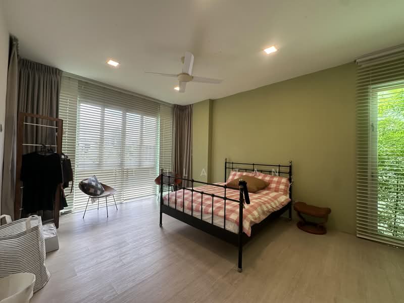 Wareham road, , 8 Bedrooms, 8,000 sqft, Detached House For Sale, by Stella Tan, 500158181 - Bedroom - PropertyGuru.com.sg