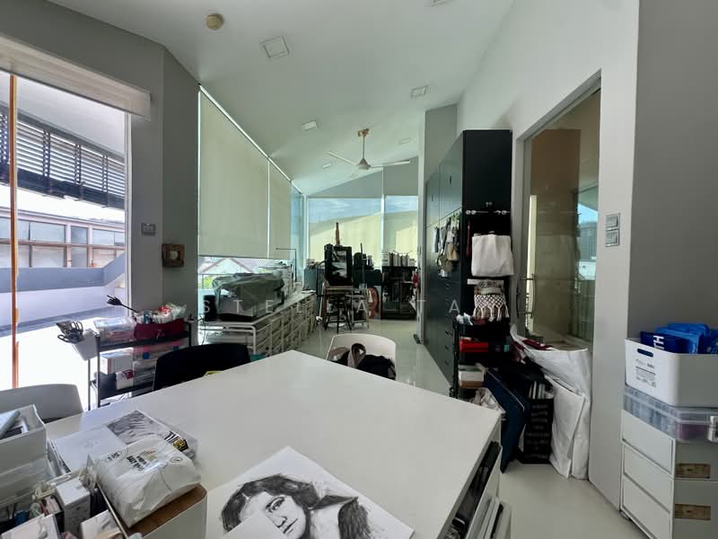 Wareham road, , 8 Bedrooms, 8,000 sqft, Detached House For Sale, by Stella Tan, 500158181 - Study - PropertyGuru.com.sg