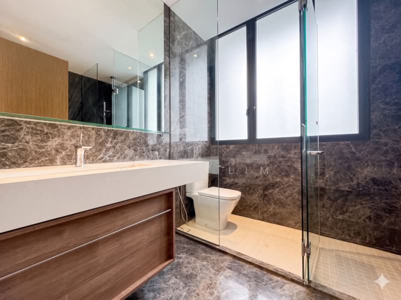 Alana, Sunrise Terrace, 4 Bedrooms, 3,358 sqft, Terraced House For Sale, by Chloe Lim, 500158184 - Bathroom - PropertyGuru.com.sg