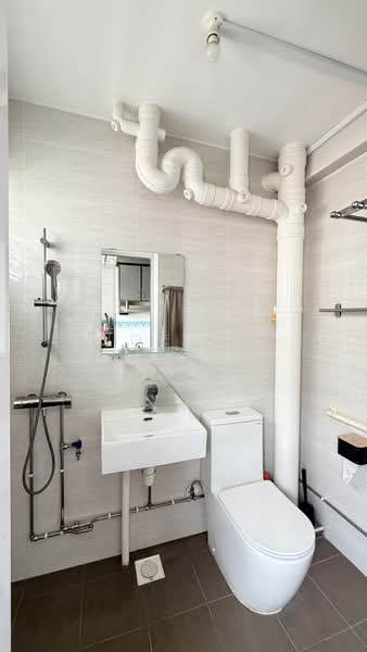 294 Choa Chu Kang Avenue 2, 294 Choa Chu Kang Avenue 2, 3 Bedrooms, 1,098 sqft, HDB Flat For Sale, by Joe Ng Xu Hong 黄緒汯, 500158187 - Bathroom - PropertyGuru.com.sg