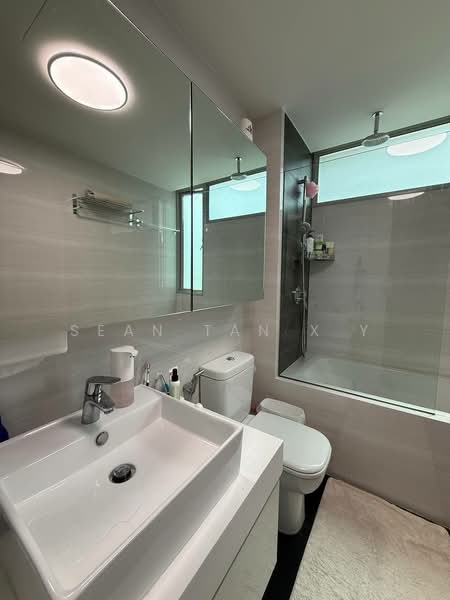 Urban Residences, 10 Lorong Ah Soo, 2 Bedrooms, 861 sqft, Condominium For Sale, by Sean Tan X Y, 500158197 - Bathroom - PropertyGuru.com.sg